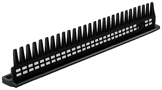 Ventilated eaves comb